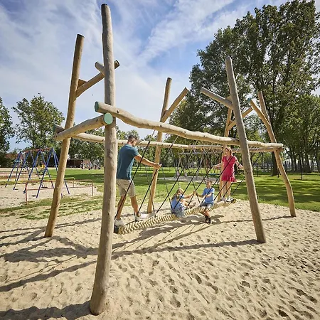 In Limburg Near Subtropical Pool וילה *